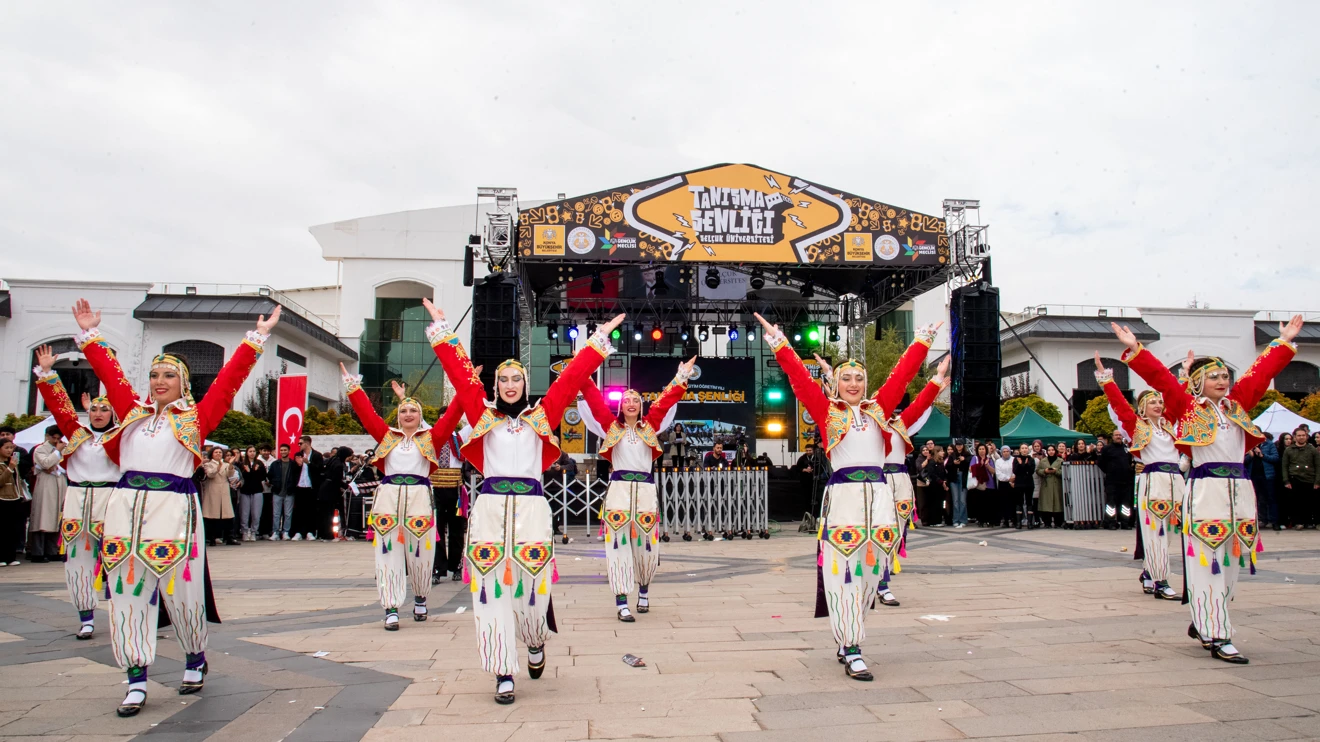 Selçuk Üniversitesinde Tanışma Şenliği coşkuyla başladı